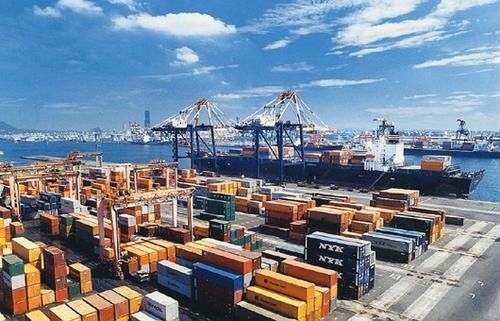 每日最新资讯 自贸港国际贸易政策 新增学位1万多个 春运交通出行指南